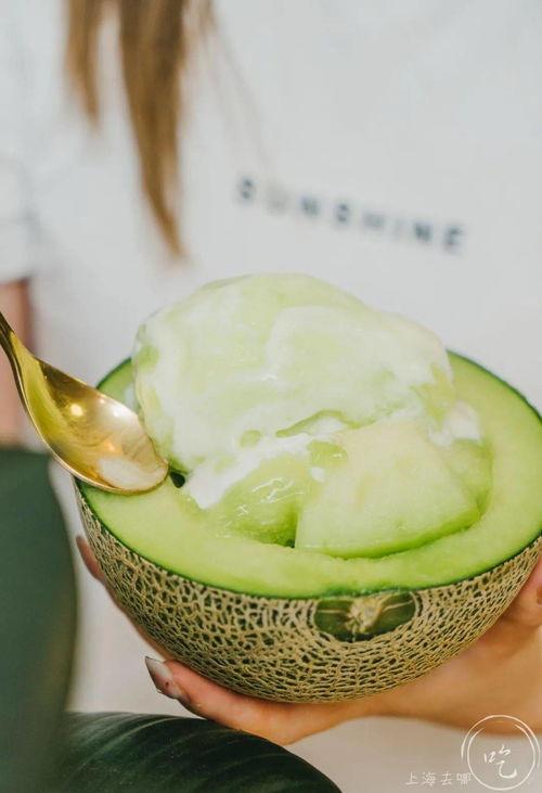 娱乐吃瓜酱千层雪,揭秘娱乐圈背后的甜蜜与苦涩